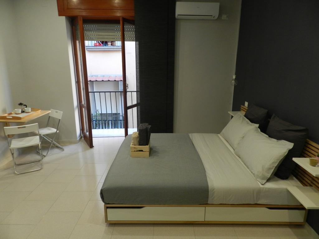 Mola Rooms Наполи Екстериор снимка
