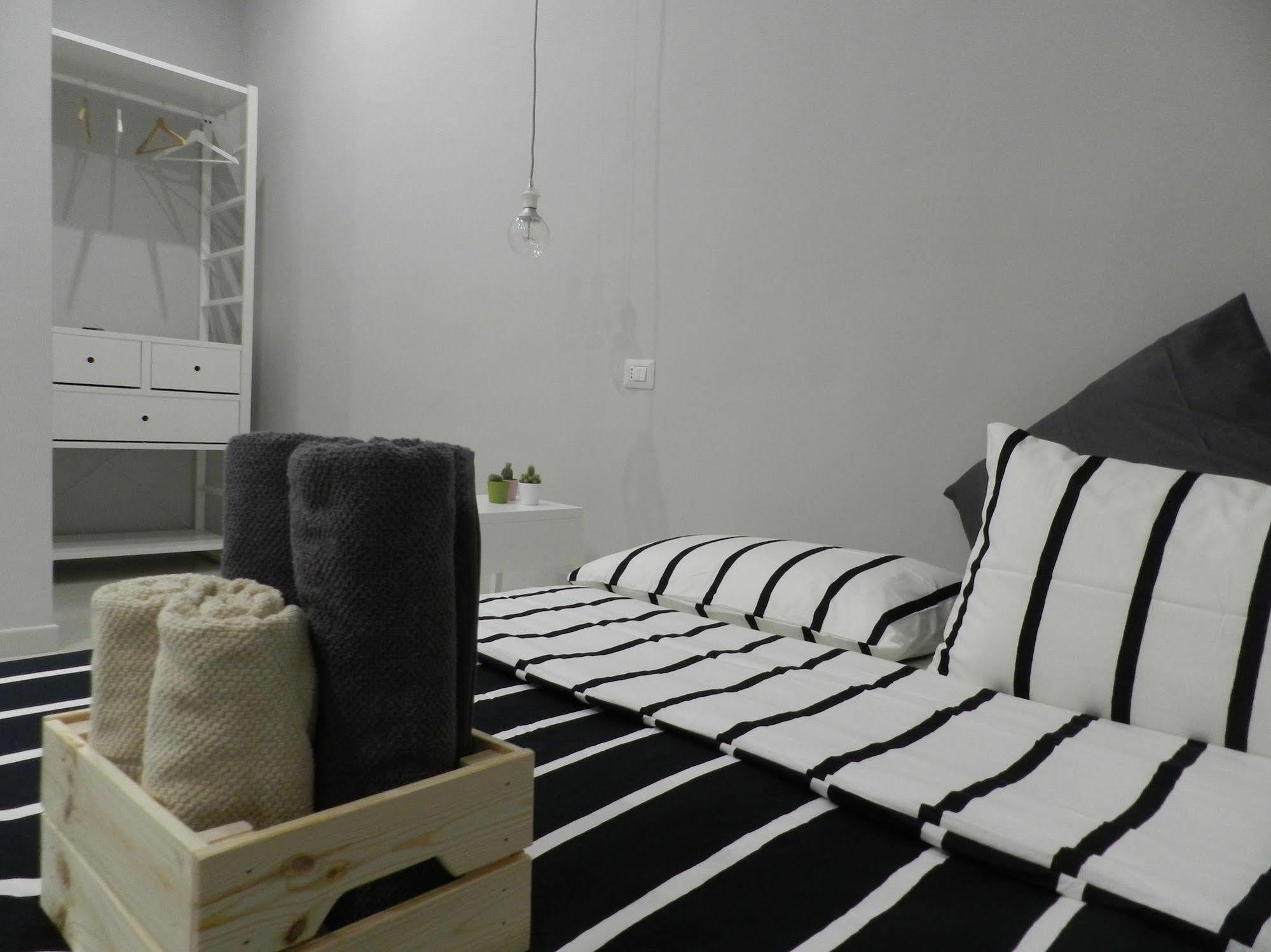 Mola Rooms Наполи Екстериор снимка